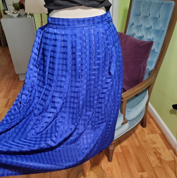 Fun and Flirty St. Michael Vintage Skirt - Picture 2 of 6